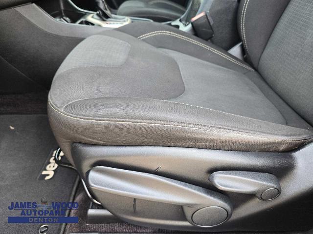 2016 Jeep Cherokee Vehicle Photo in DENTON, TX 76210-9321