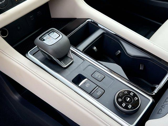 2025 Nissan Pathfinder Vehicle Photo in Flemington, NJ 08822