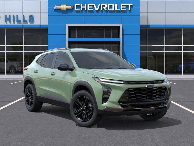 2025 Chevrolet Trax Vehicle Photo in Roslyn, NY 11576