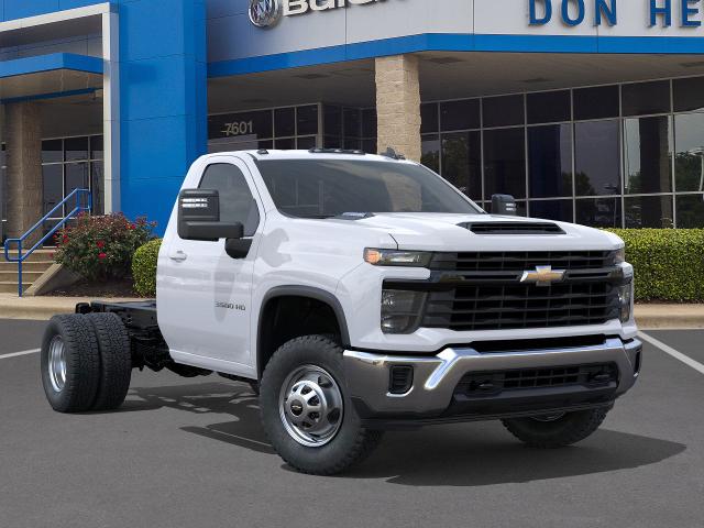 2025 Chevrolet Silverado 3500 HD Chassis Cab Vehicle Photo in GEORGETOWN, TX 78626-7508