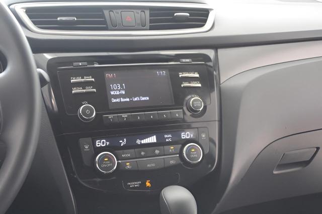 2015 Nissan Rogue Vehicle Photo in Green Bay, WI 54304