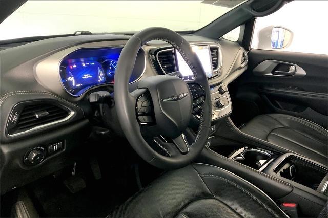 2022 Chrysler Pacifica Vehicle Photo in Kansas City, MO 64114