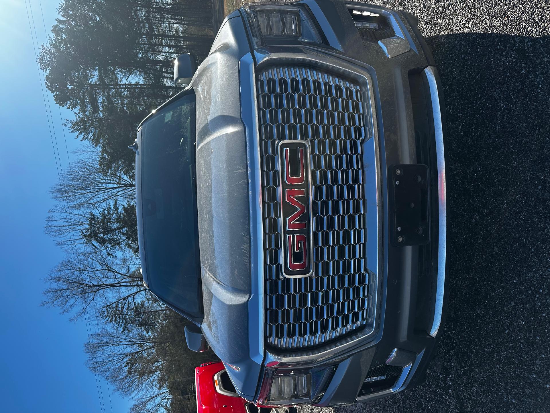 Used 2022 GMC Yukon XL Denali with VIN 1GKS2JKL4NR331848 for sale in Farmville, VA