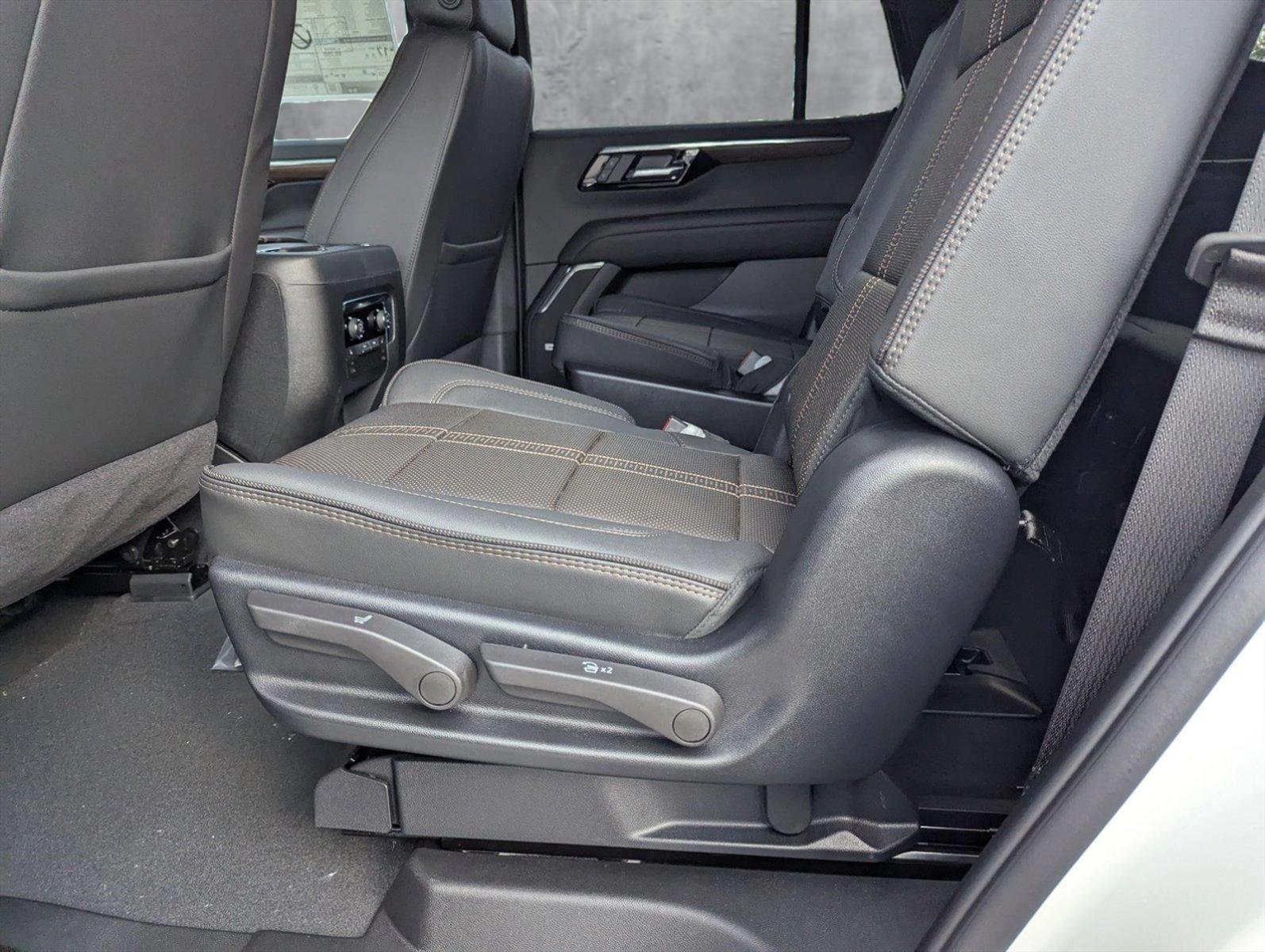 2025 Chevrolet Tahoe Vehicle Photo in PEMBROKE PINES, FL 33024-6534
