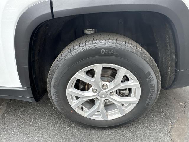 2023 Jeep Grand Cherokee L Vehicle Photo in MARION, NC 28752-6372