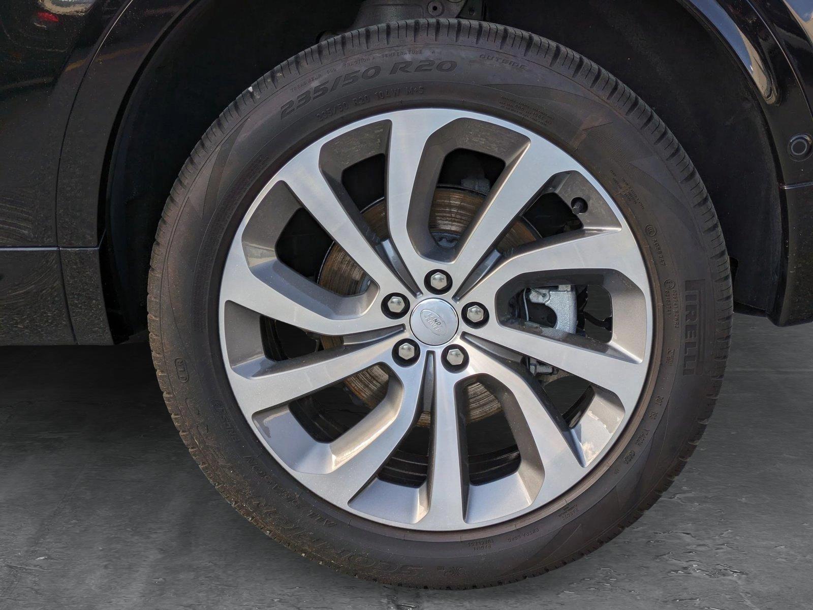 2025 Land Rover Discovery Sport Vehicle Photo in Bethesda, MD 20852