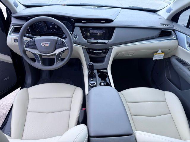 2025 Cadillac XT5 Vehicle Photo in DELRAY BEACH, FL 33483-3294