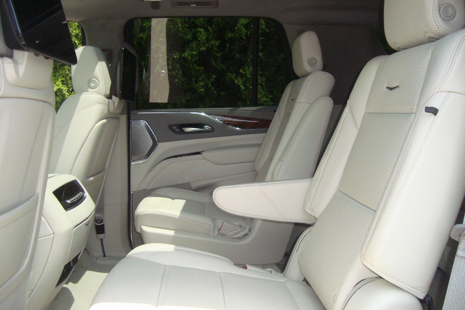 2024 Cadillac Escalade Vehicle Photo in PORTSMOUTH, NH 03801-4196