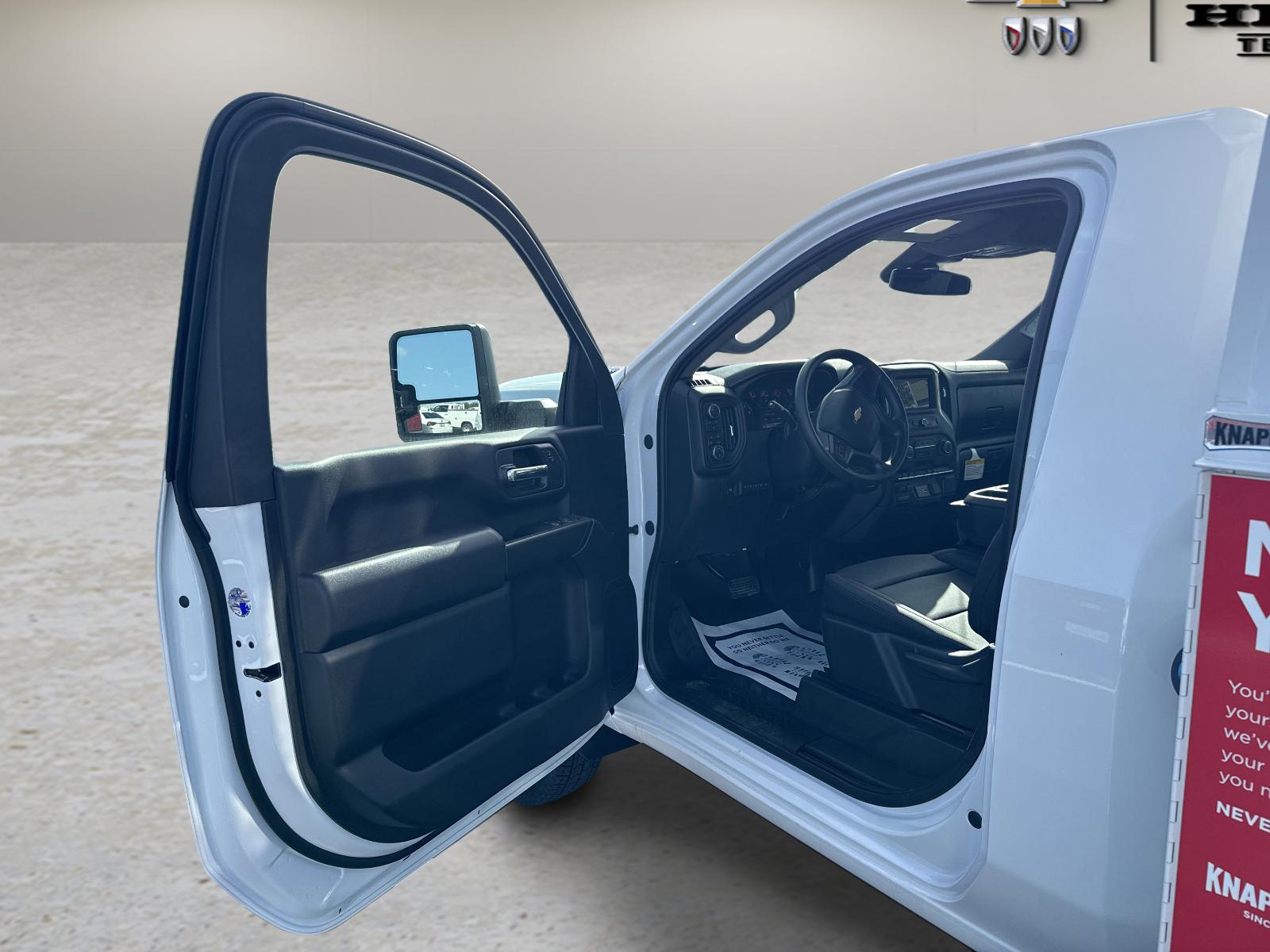 2025 Chevrolet Silverado 3500 HD Chassis Cab Vehicle Photo in GEORGETOWN, TX 78626-7508