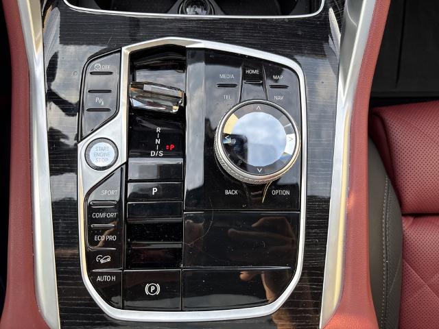 2024 BMW X6 xDrive40i Vehicle Photo in Peoria, IL 61615