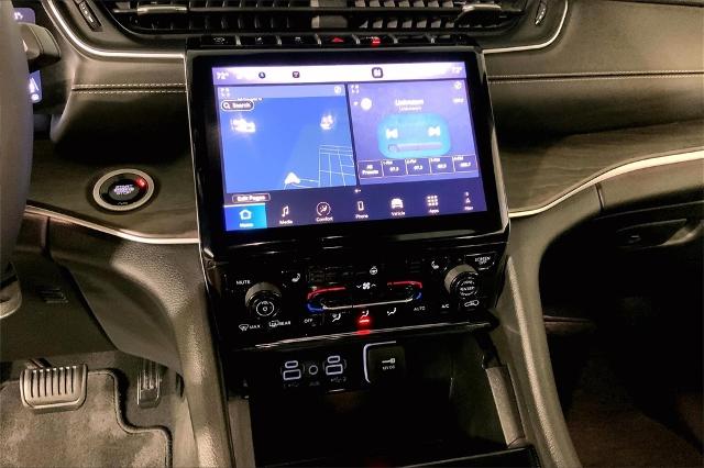 2024 Jeep Grand Cherokee Vehicle Photo in Kansas City, MO 64114