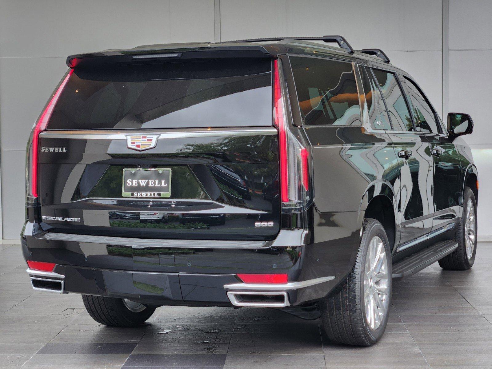 2024 Cadillac Escalade ESV Vehicle Photo in HOUSTON, TX 77079-1502