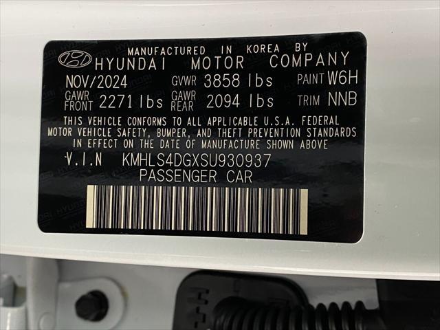 2025 Hyundai ELANTRA Vehicle Photo in Appleton, WI 54913