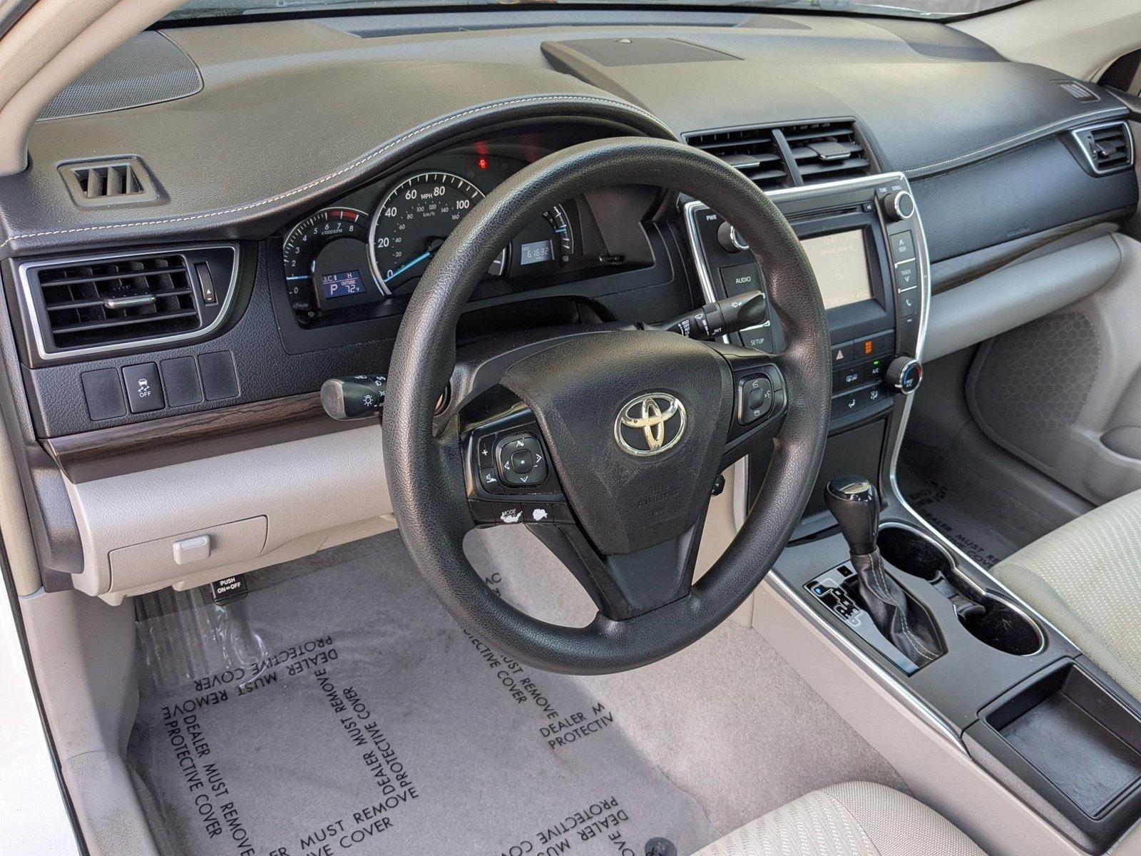 2015 Toyota Camry Vehicle Photo in PEMBROKE PINES, FL 33024-6534