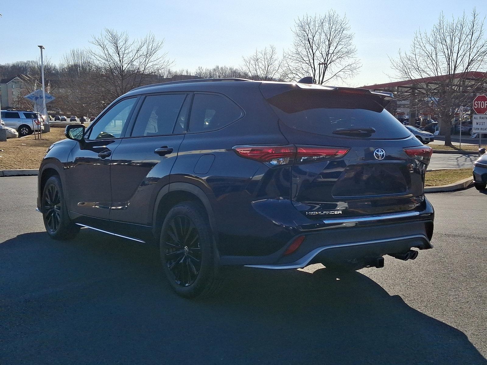 2023 Toyota Highlander Vehicle Photo in Harrisburg, PA 17111
