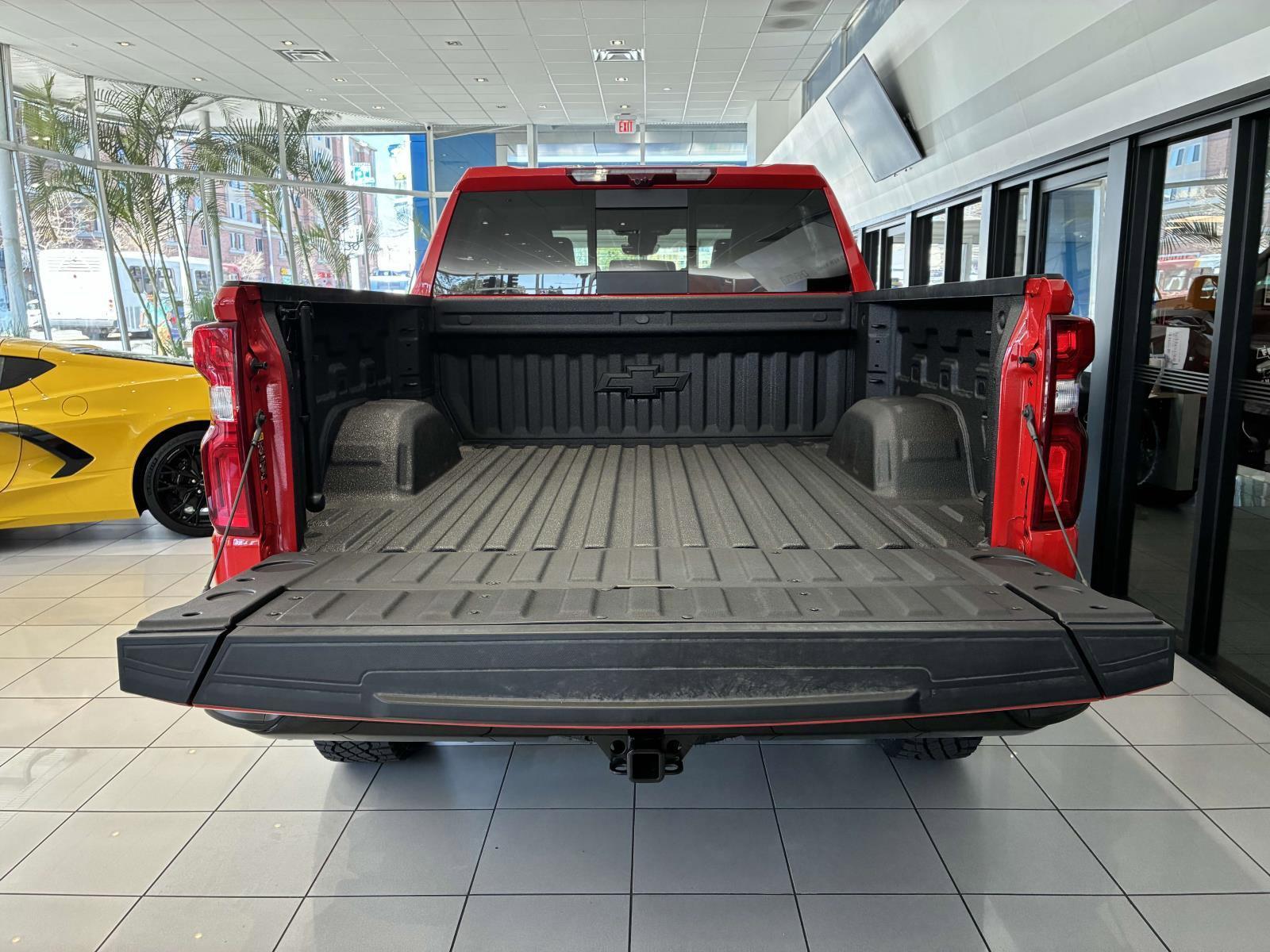2025 Chevrolet Silverado 1500 Vehicle Photo in LOS ANGELES, CA 90007-3794