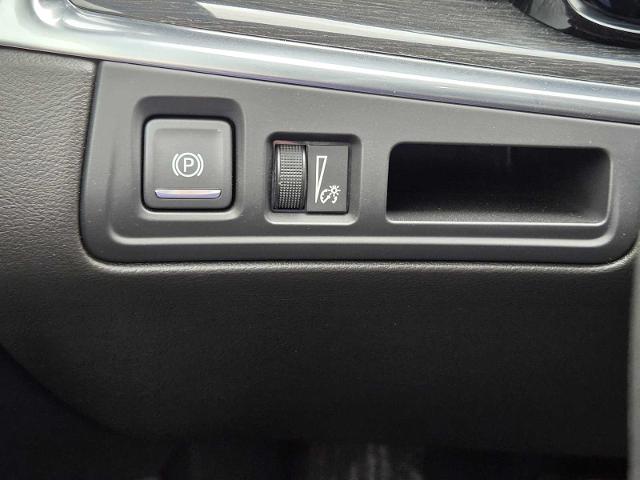 2023 Cadillac XT5 Vehicle Photo in DENTON, TX 76210-9321