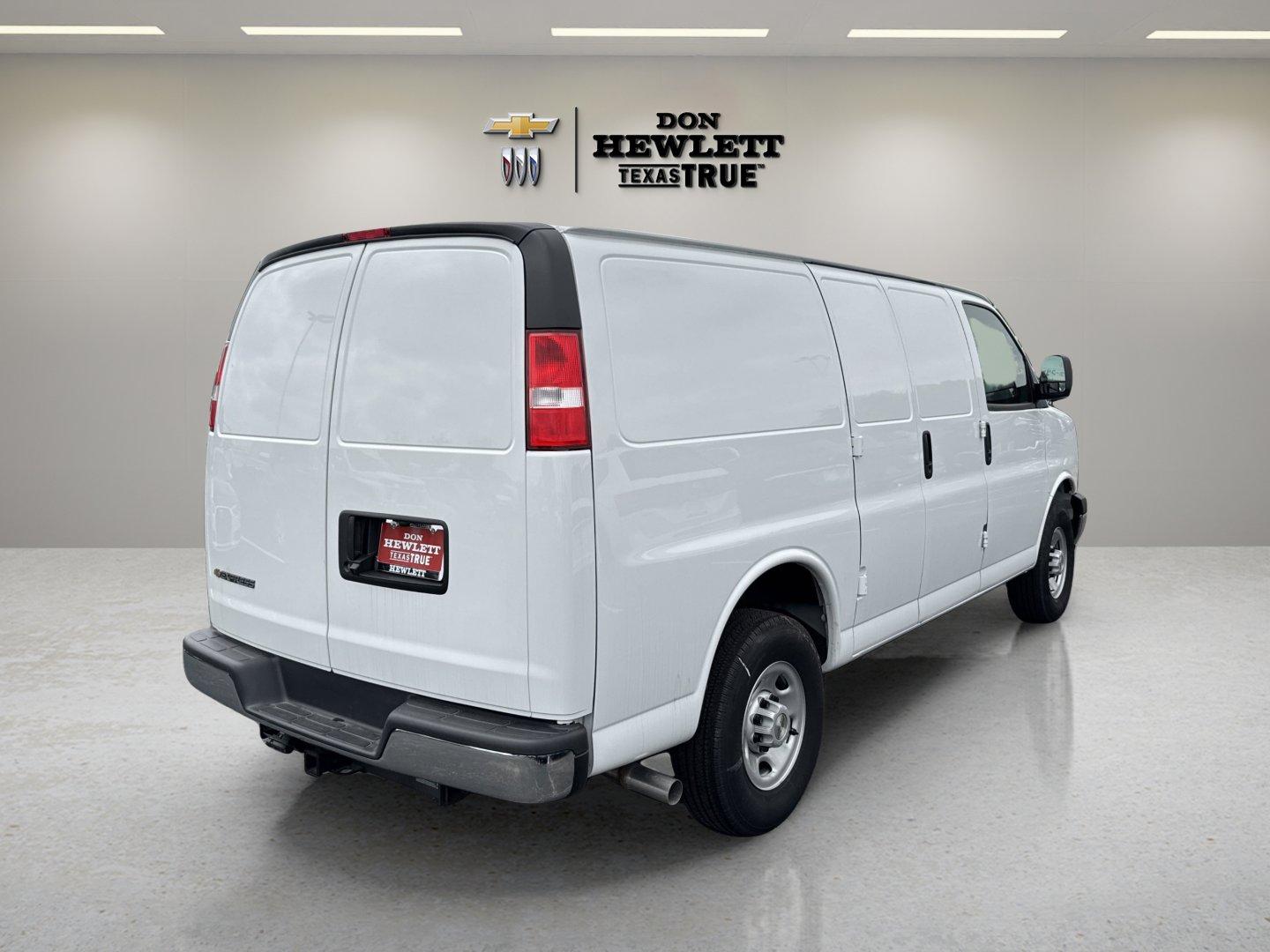 2024 Chevrolet Express Cargo 2500 Vehicle Photo in GEORGETOWN, TX 78626-7508