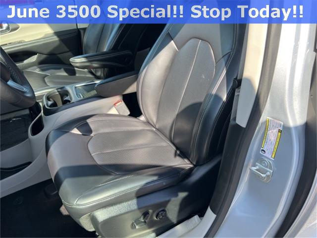 2023 Chrysler Pacifica Vehicle Photo in GREEN BAY, WI 54304-5303