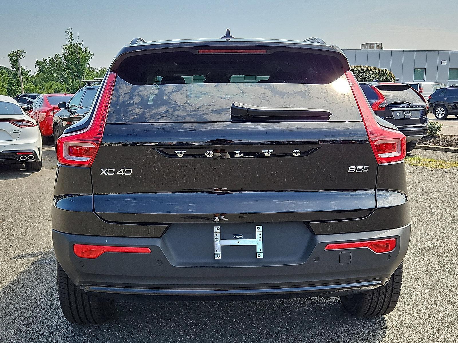 2026 Volvo XC40 Vehicle Photo in Trevose, PA 19053