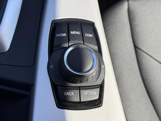 2018 BMW 320i xDrive Vehicle Photo in COLUMBIA, MO 65203-3903