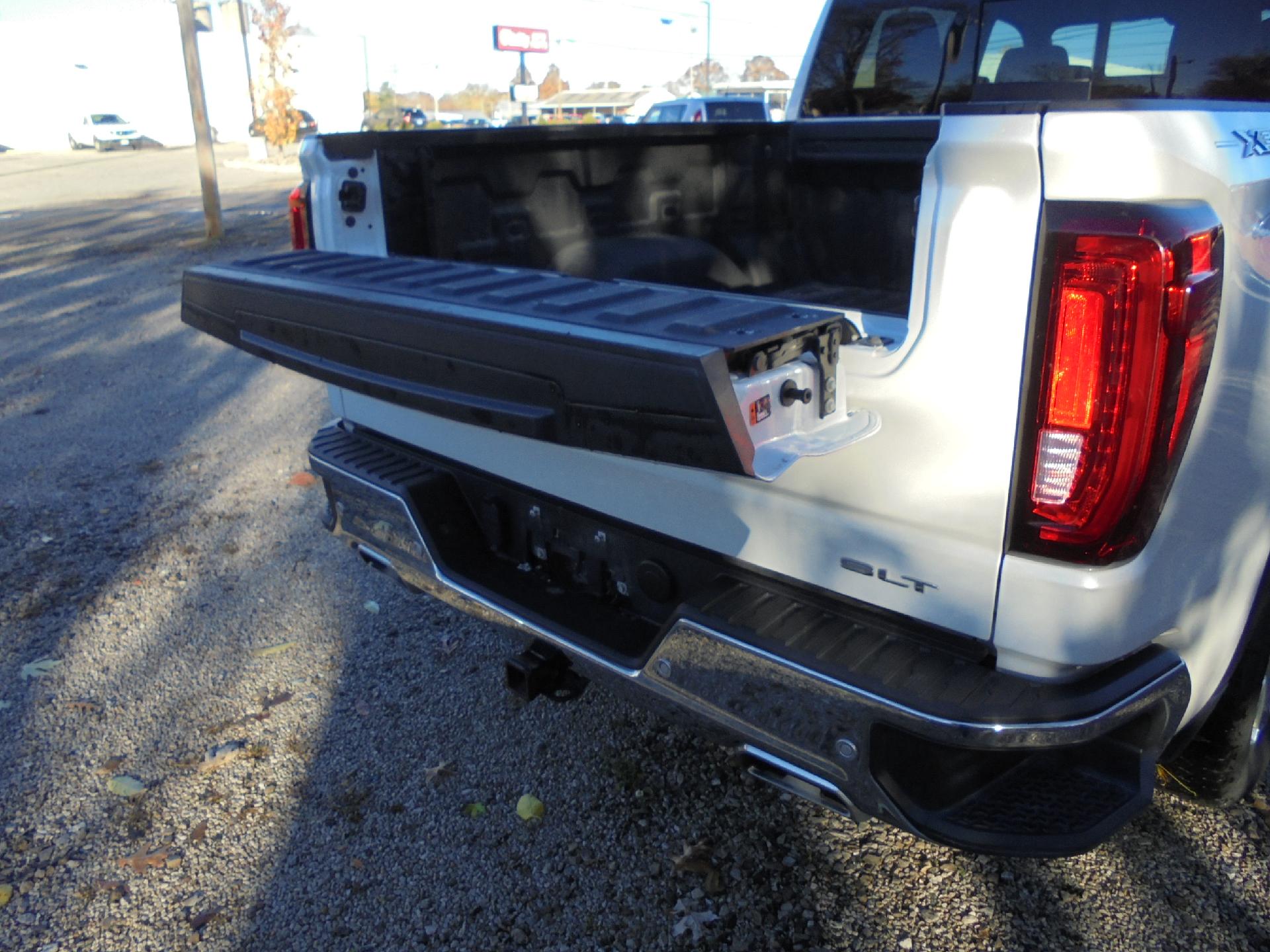 2022 GMC Sierra 1500 Limited SLT photo 11