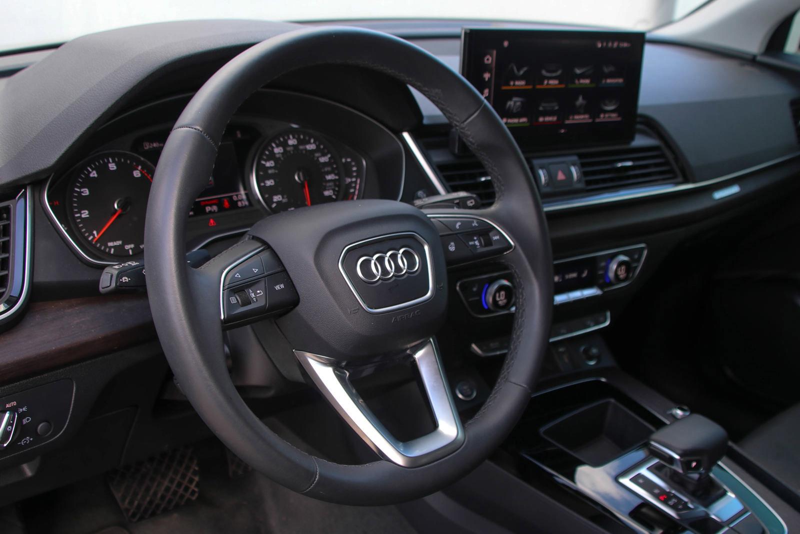 2024 Audi Q5 Vehicle Photo in SUGAR LAND, TX 77478