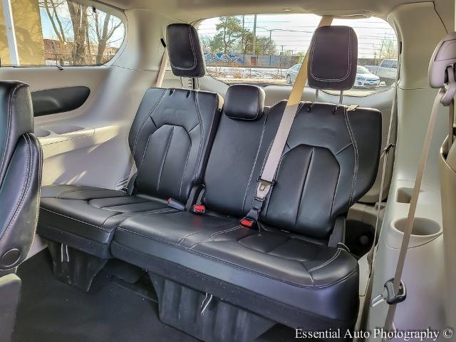 2022 Chrysler Pacifica Vehicle Photo in OAK LAWN, IL 60453-2517