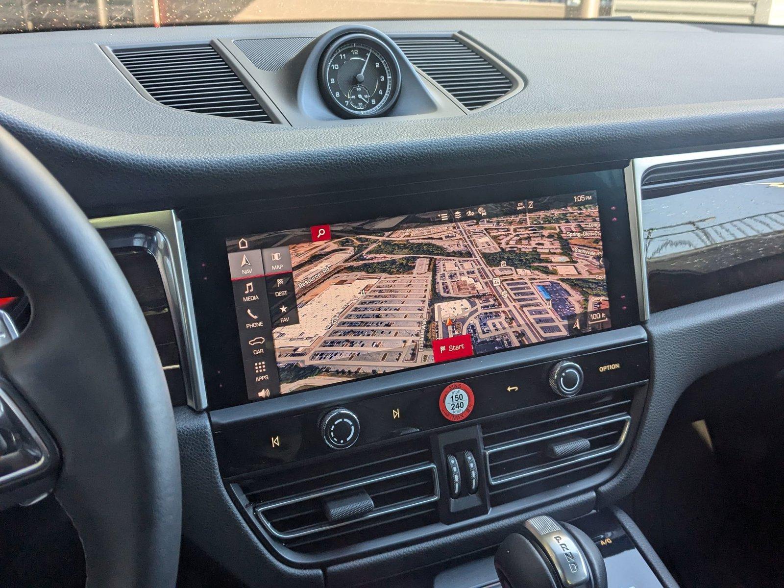 2024 Porsche Macan Vehicle Photo in Towson, MD 21204