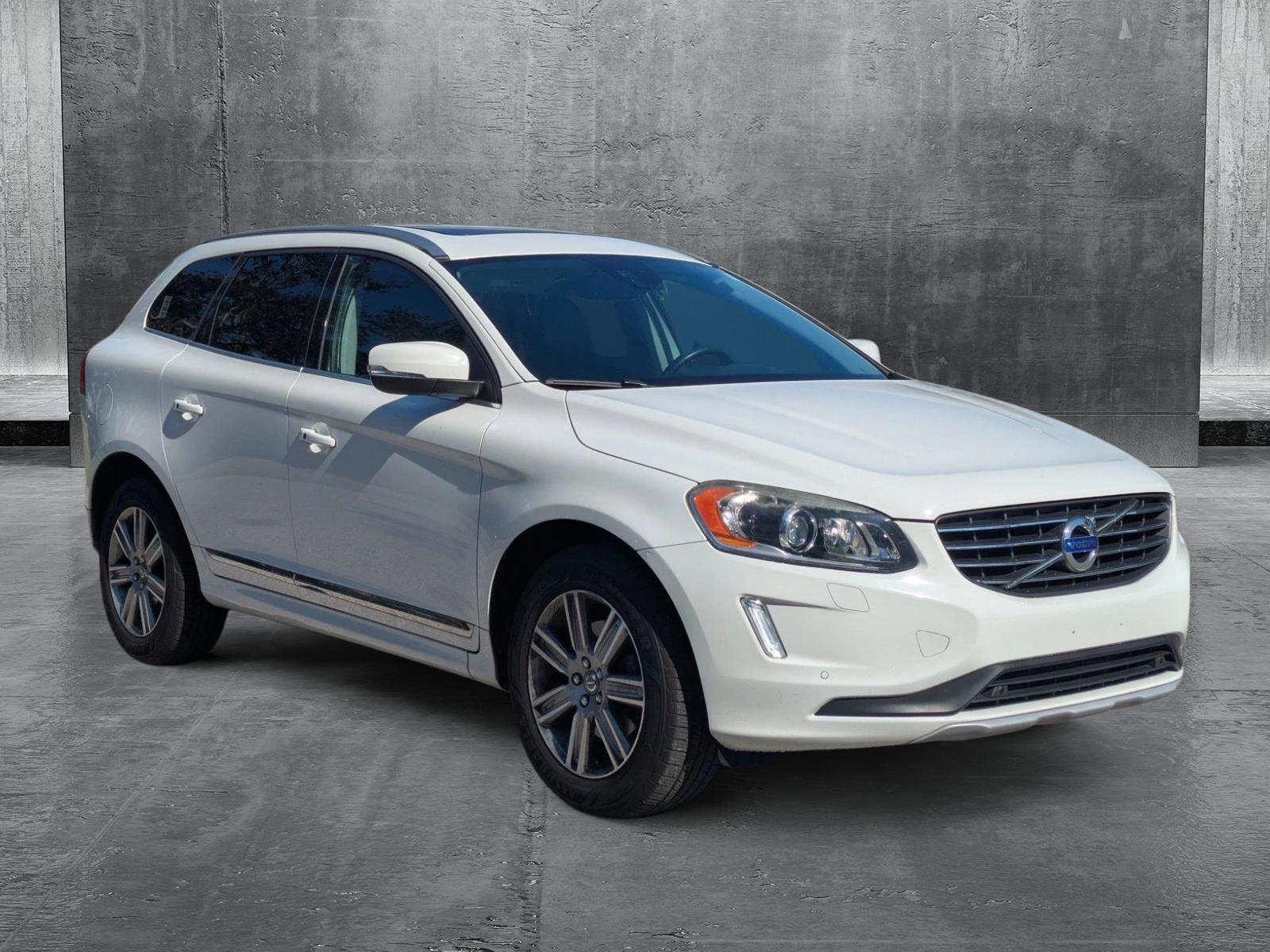 2017 Volvo XC60 Vehicle Photo in Sarasota, FL 34231