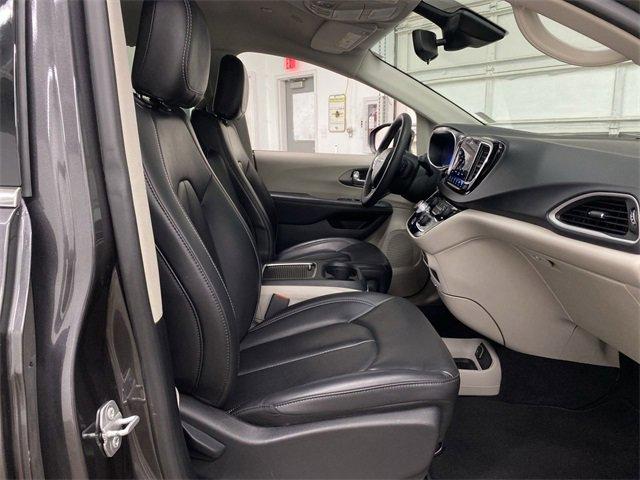 2023 Chrysler Pacifica Vehicle Photo in PORTLAND, OR 97225-3518