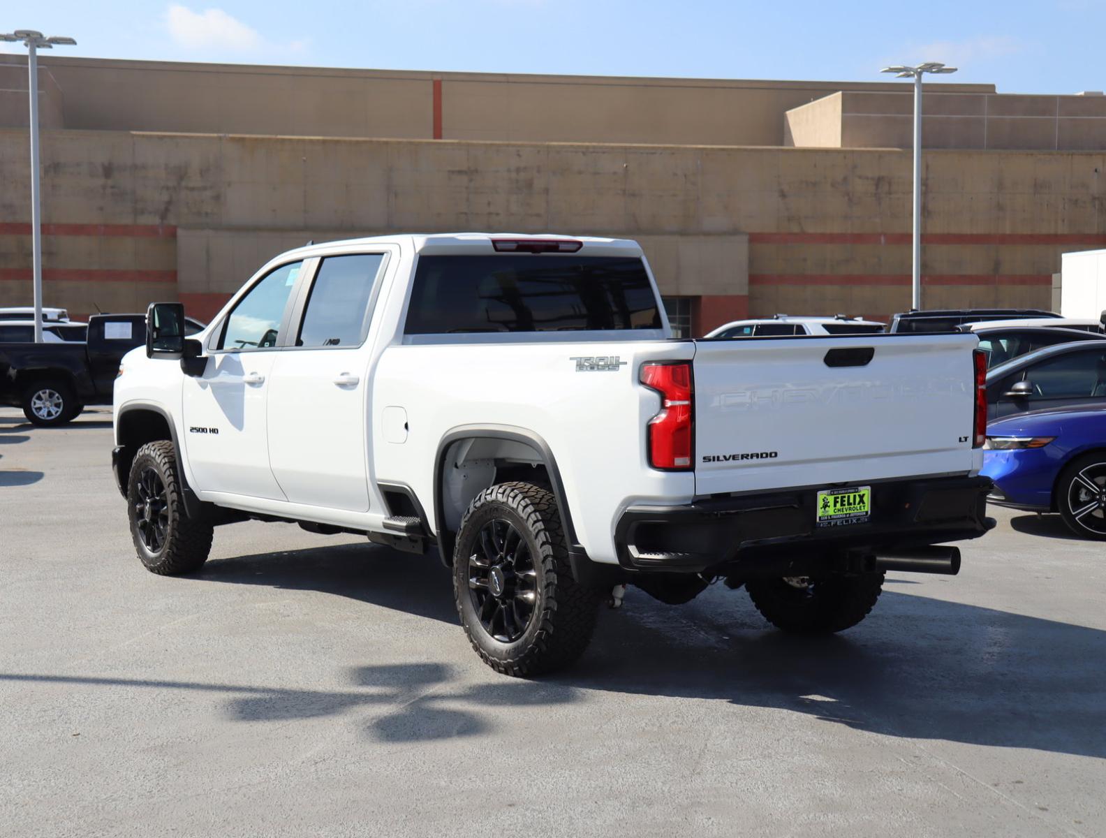 2025 Chevrolet Silverado 2500 HD Vehicle Photo in LOS ANGELES, CA 90007-3794