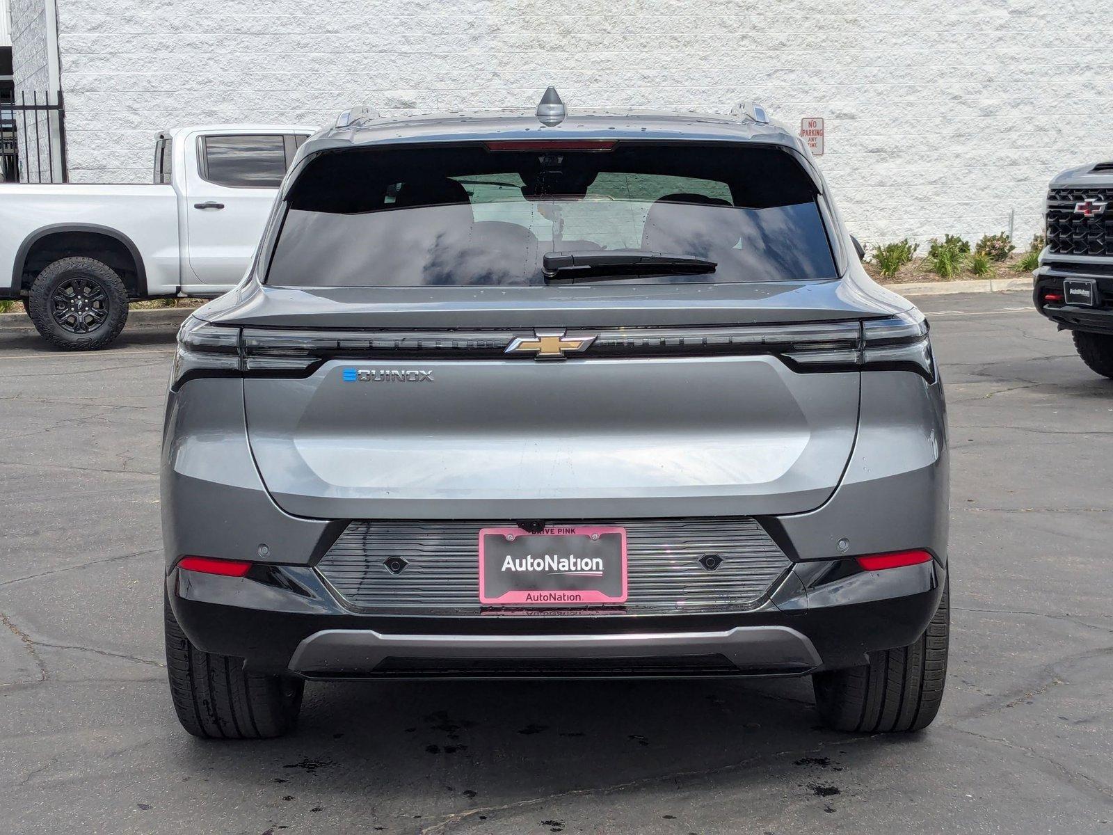 2025 Chevrolet Equinox EV Vehicle Photo in VALENCIA, CA 91355-1705