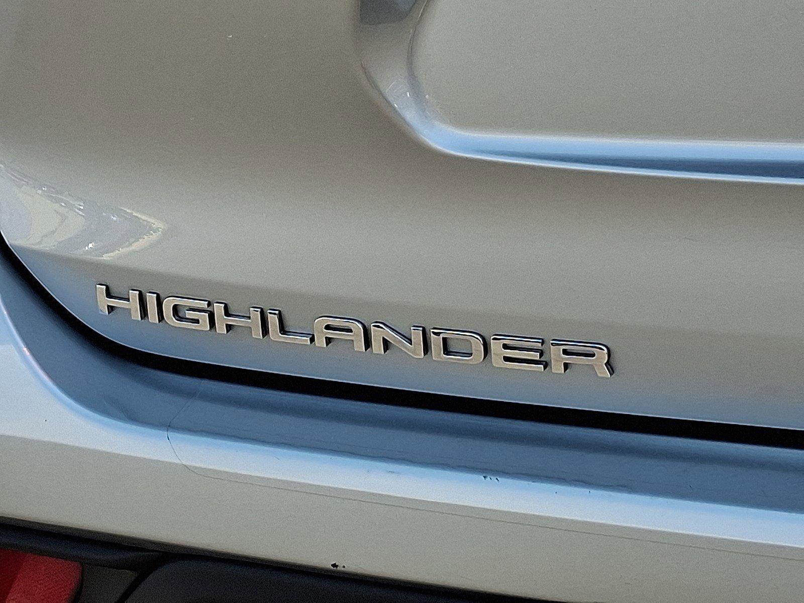 2022 Toyota Highlander Vehicle Photo in Harrisburg, PA 17111