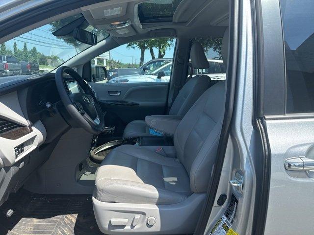 2020 Toyota Sienna Vehicle Photo in Flemington, NJ 08822
