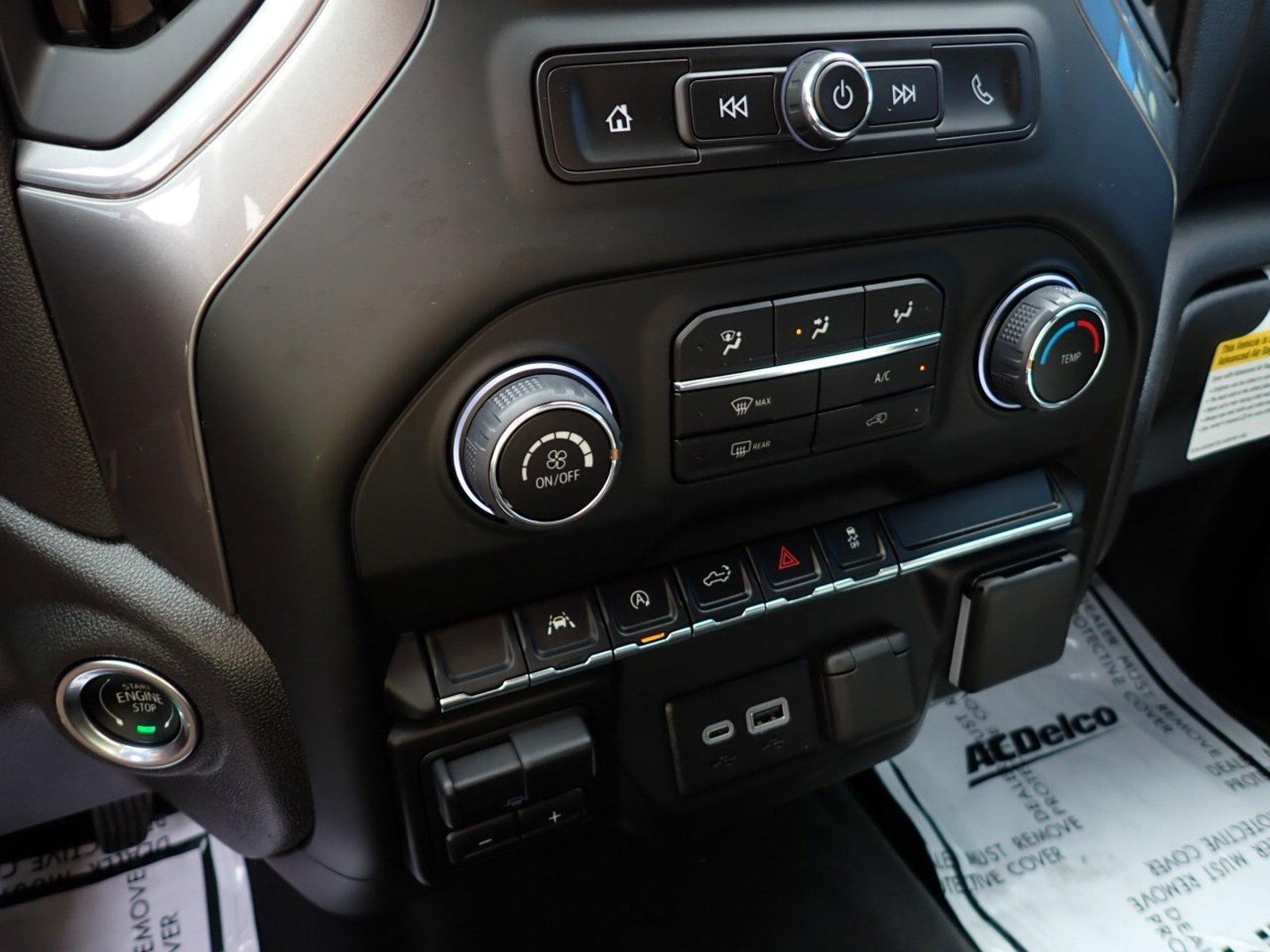 2024 Chevrolet Silverado 1500 Vehicle Photo in DENVER, CO 80221-3610