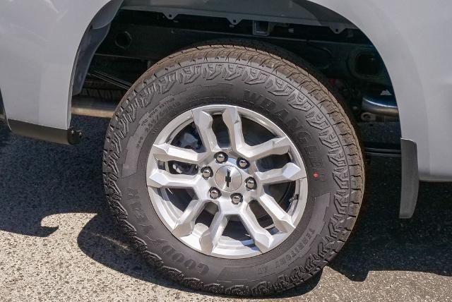 2025 Chevrolet Silverado 1500 Vehicle Photo in VENTURA, CA 93003-8585