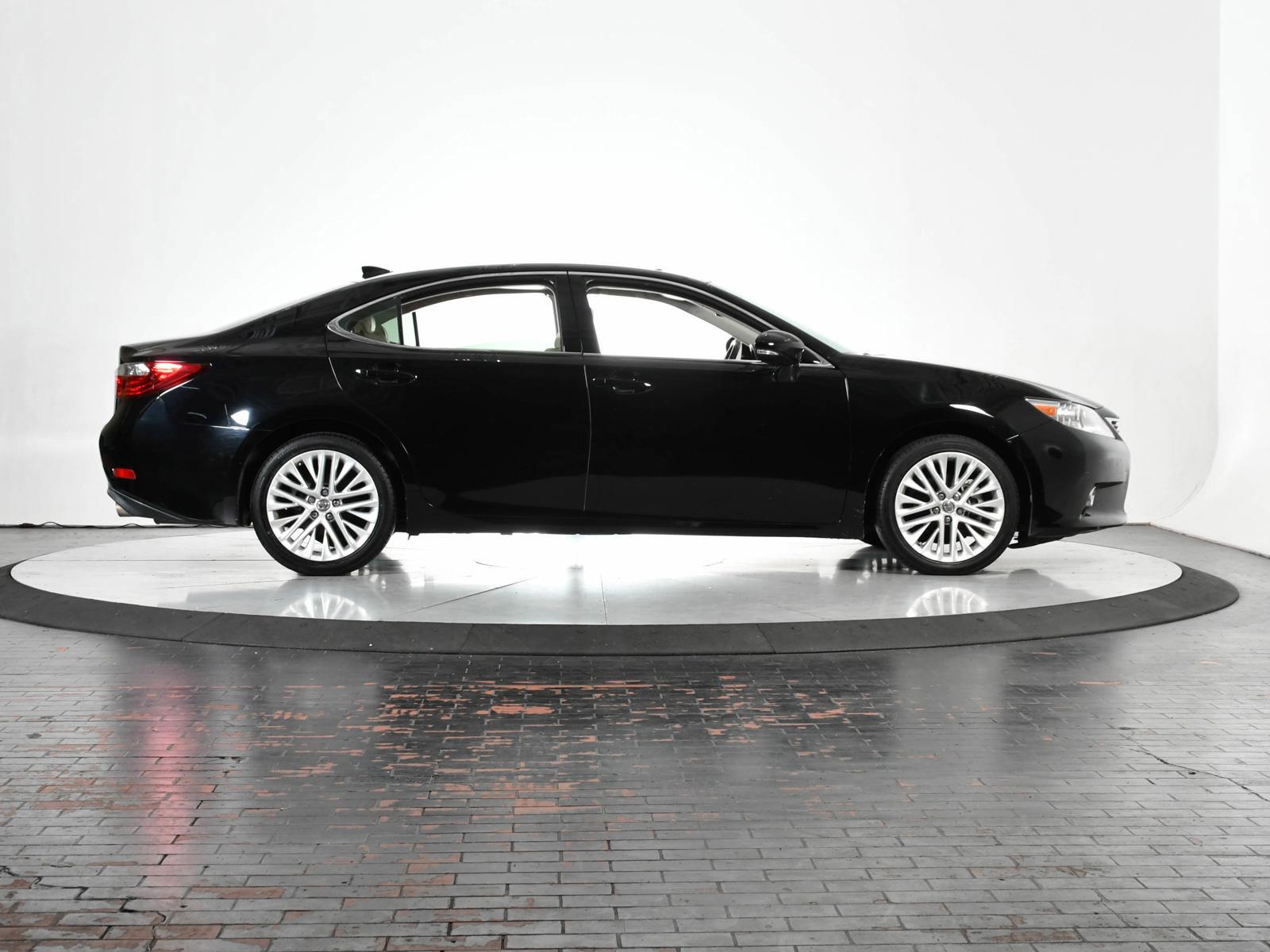 2015 Lexus ES 350 Vehicle Photo in DALLAS, TX 75235