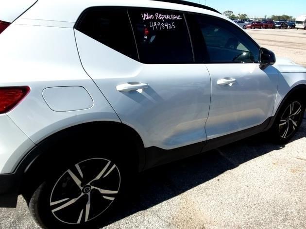 2024 Volvo XC40 Vehicle Photo in Houston, TX 77007