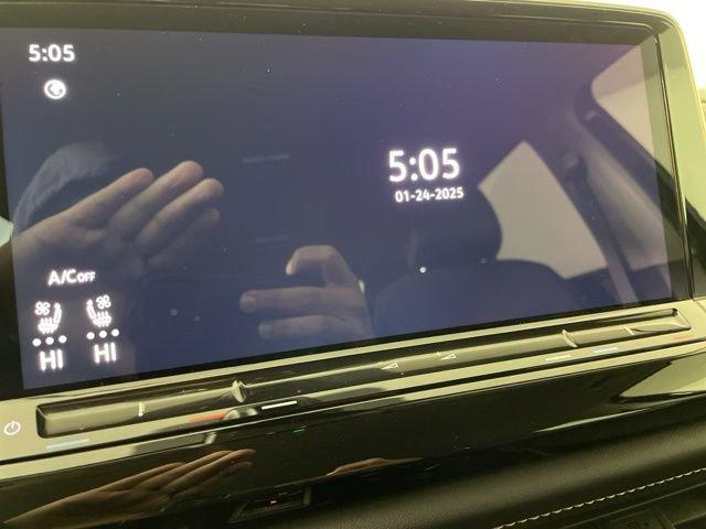 2024 Volkswagen Atlas Vehicle Photo in PHOENIX, AZ 85014-3381