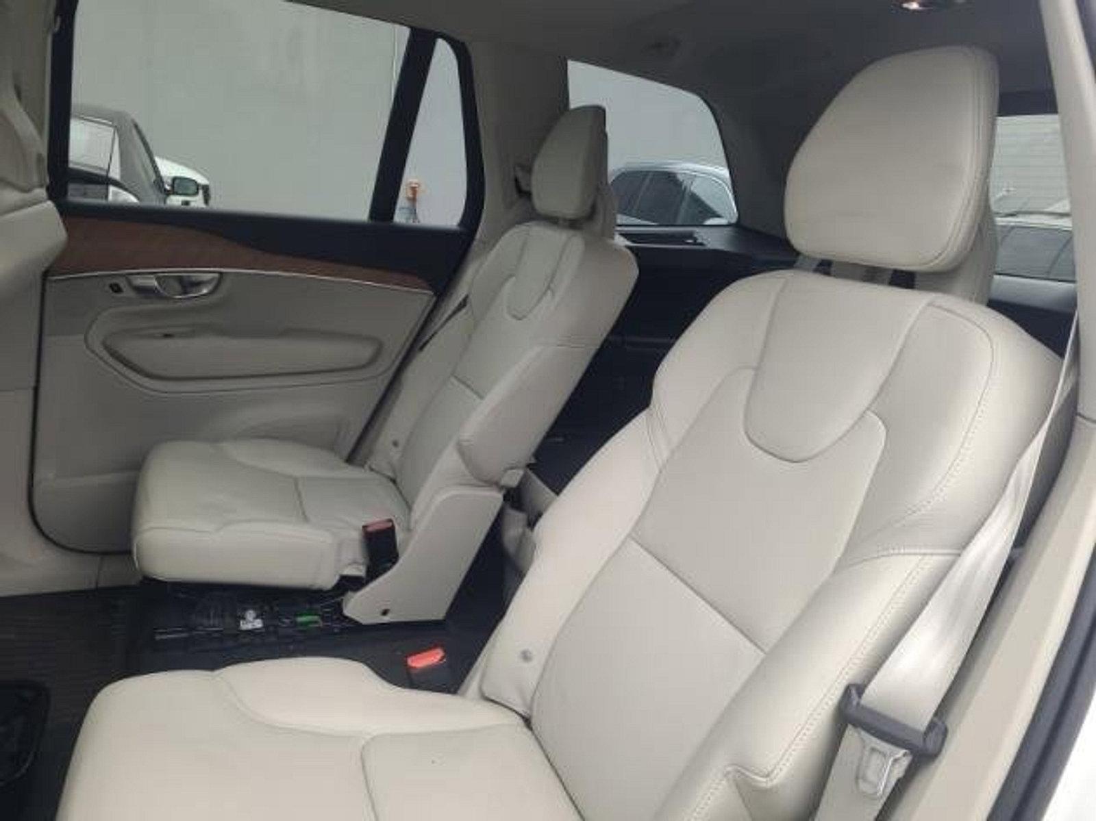 2022 Volvo XC90 Vehicle Photo in Trevose, PA 19053