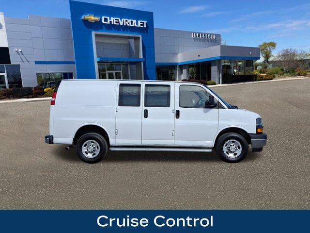 2022 Chevrolet Express Cargo 2500 Vehicle Photo in DANBURY, CT 06810-5034