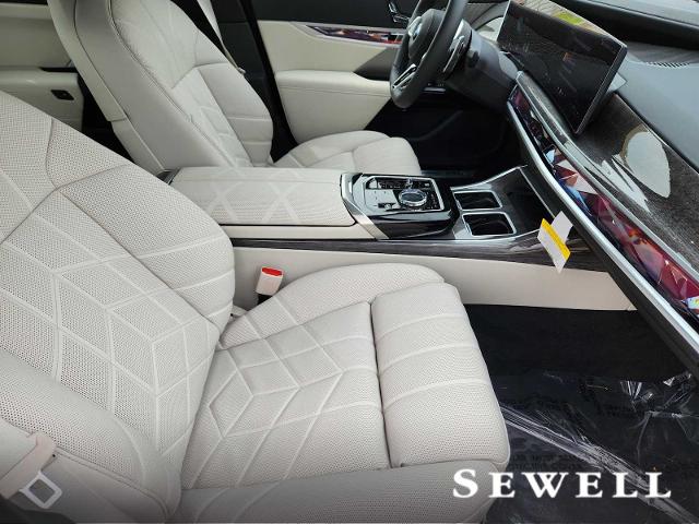 2025 BMW 760i xDrive Vehicle Photo in PLANO, TX 75024