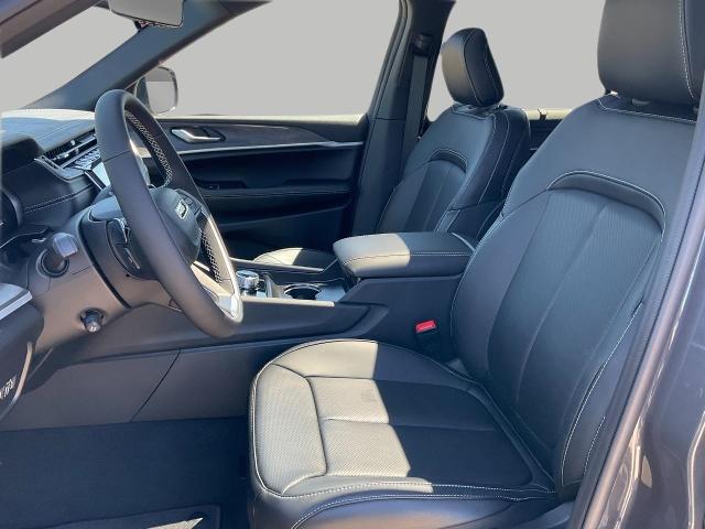 2025 Jeep Grand Cherokee L Vehicle Photo in Kaukauna, WI 54130