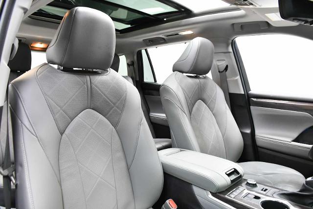 2021 Toyota Highlander Vehicle Photo in DALLAS, TX 75235