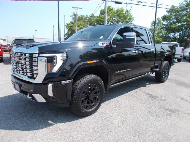 2025 GMC Sierra 2500 HD Vehicle Photo in LOWELL, MA 01852-4336