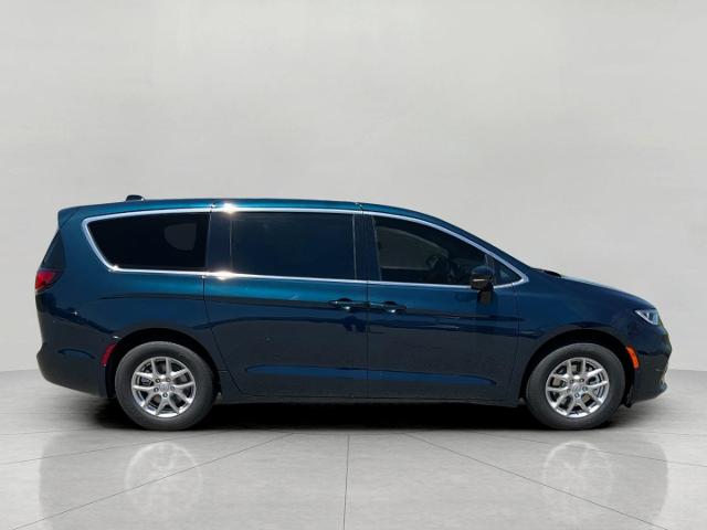 2025 Chrysler Pacifica Vehicle Photo in Kaukauna, WI 54130