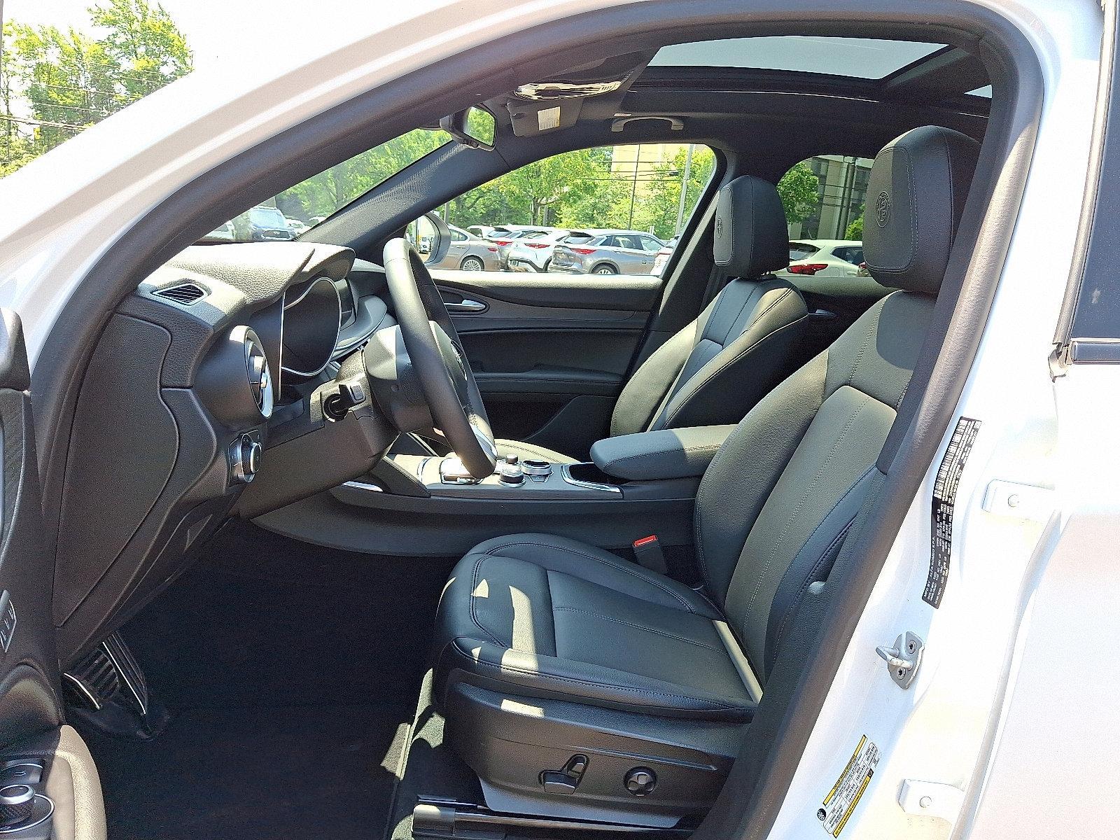 2022 Alfa Romeo Stelvio Vehicle Photo in Willow Grove, PA 19090