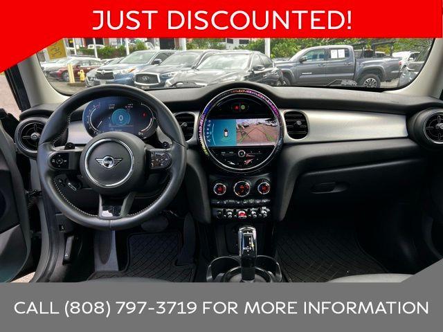 2022 MINI Cooper S Hardtop 4 Door Vehicle Photo in Kaneohe, HI 96744