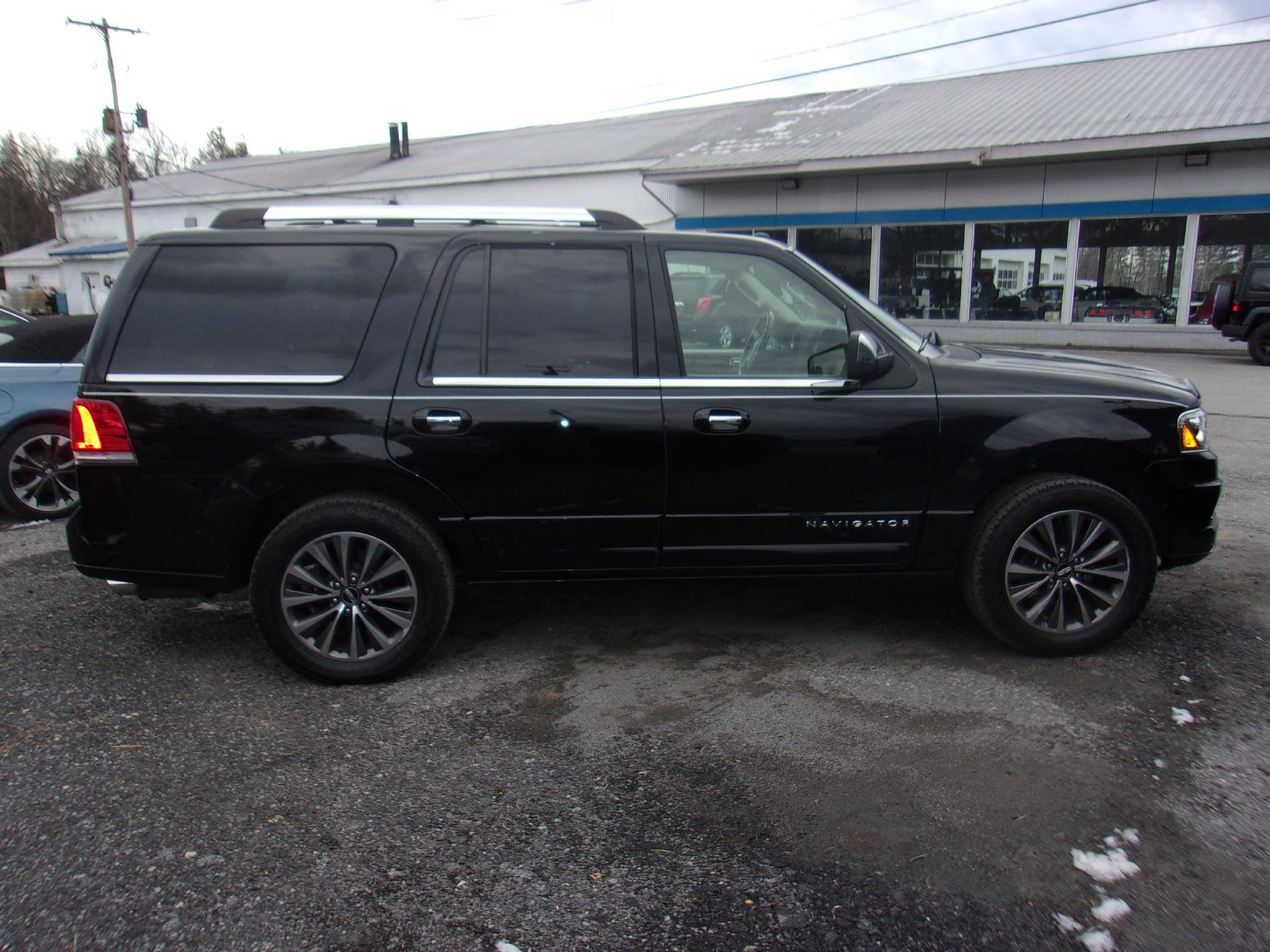 Used 2017 Lincoln Navigator Select with VIN 5LMJJ2JT3HEL08809 for sale in Ebensburg, PA